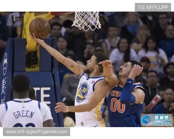 部落足球传统与现代规则的融合与发展探析 部落足球传统与现代规则的融合与发展探析