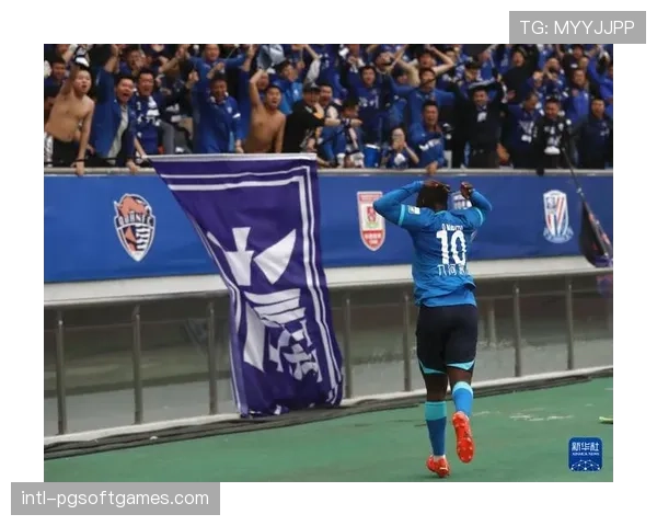 沧州雄狮0-2不敌上海申花，朱辰杰头球破门锁定胜局