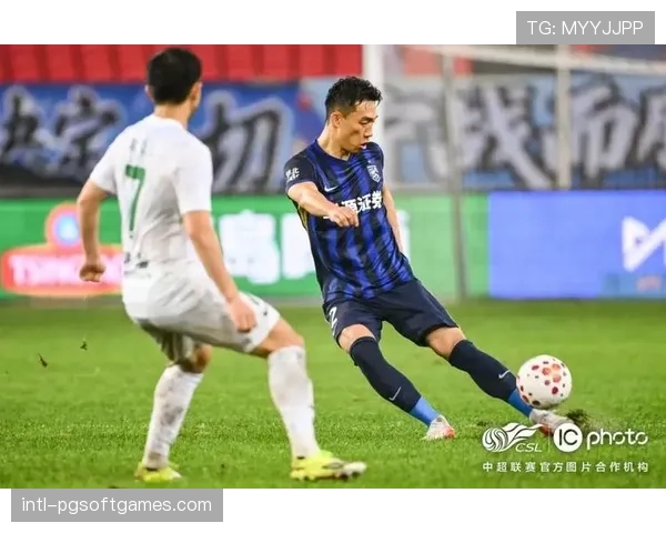 武汉三镇2-0浙江队：卡迪斯头球破门，贝维斯传射建功助球队近五轮首胜